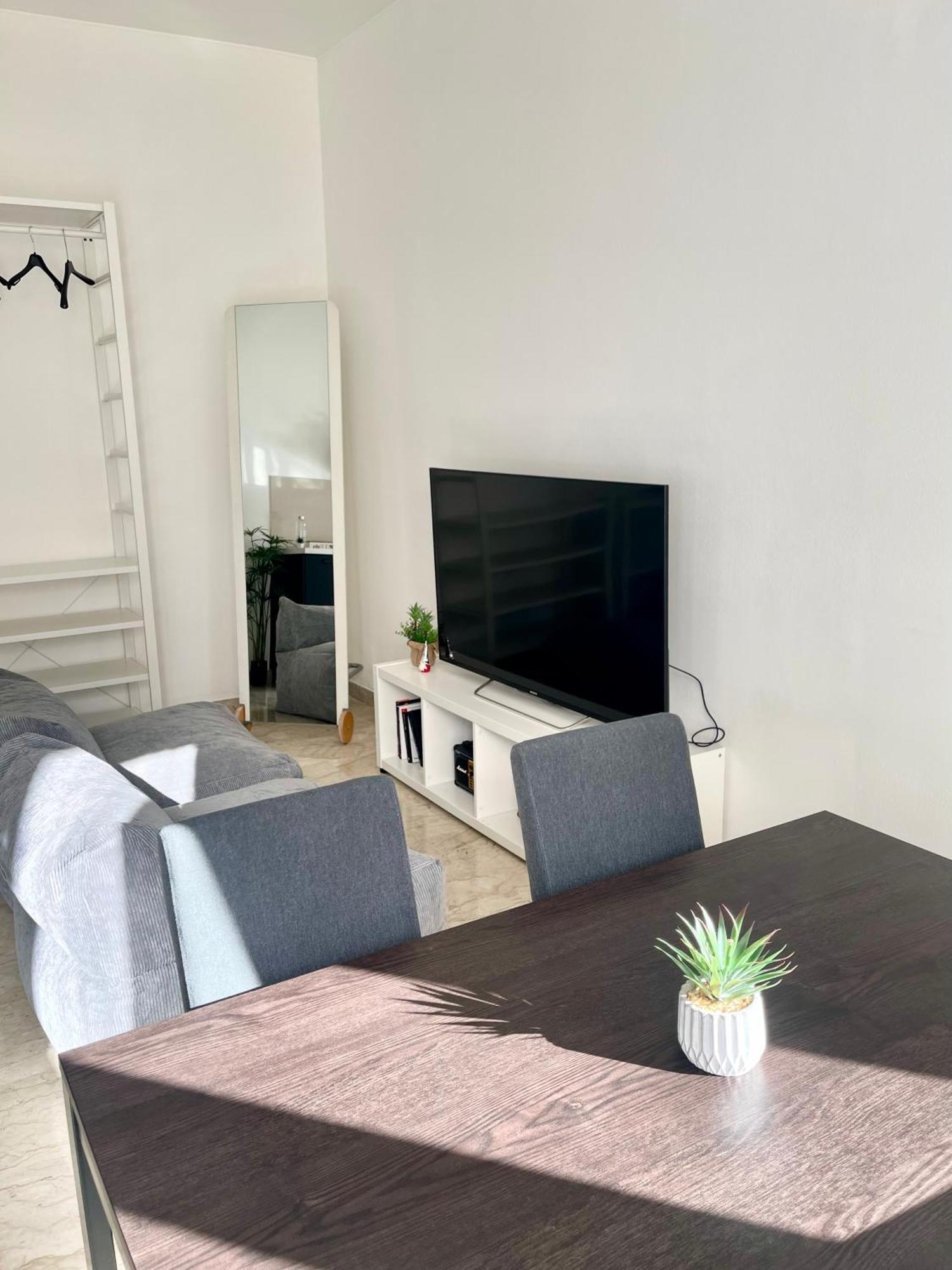 The White House, Modern Apartment In Center — Photos 3